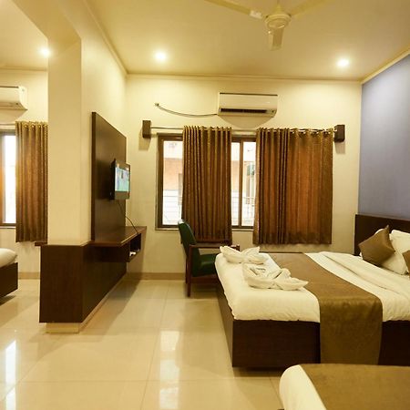 Hotel Pride Inn Shirdi Buitenkant foto